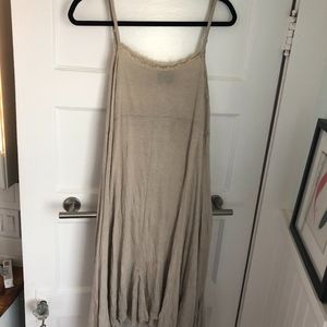 Entrata beige dress